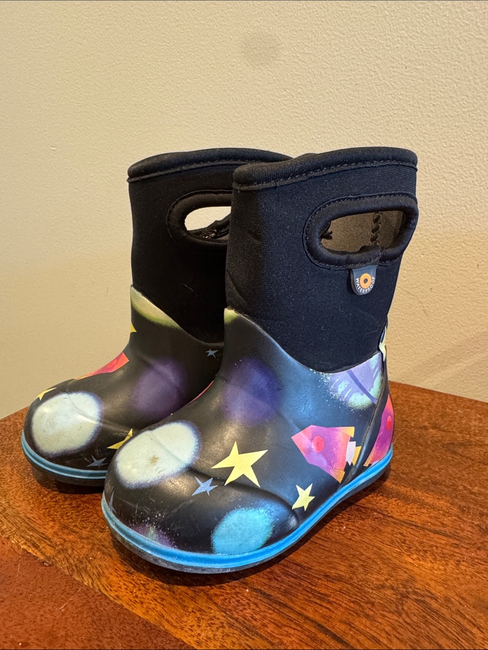 Kids Space Rocket Bog Boots in Black and Multicolor